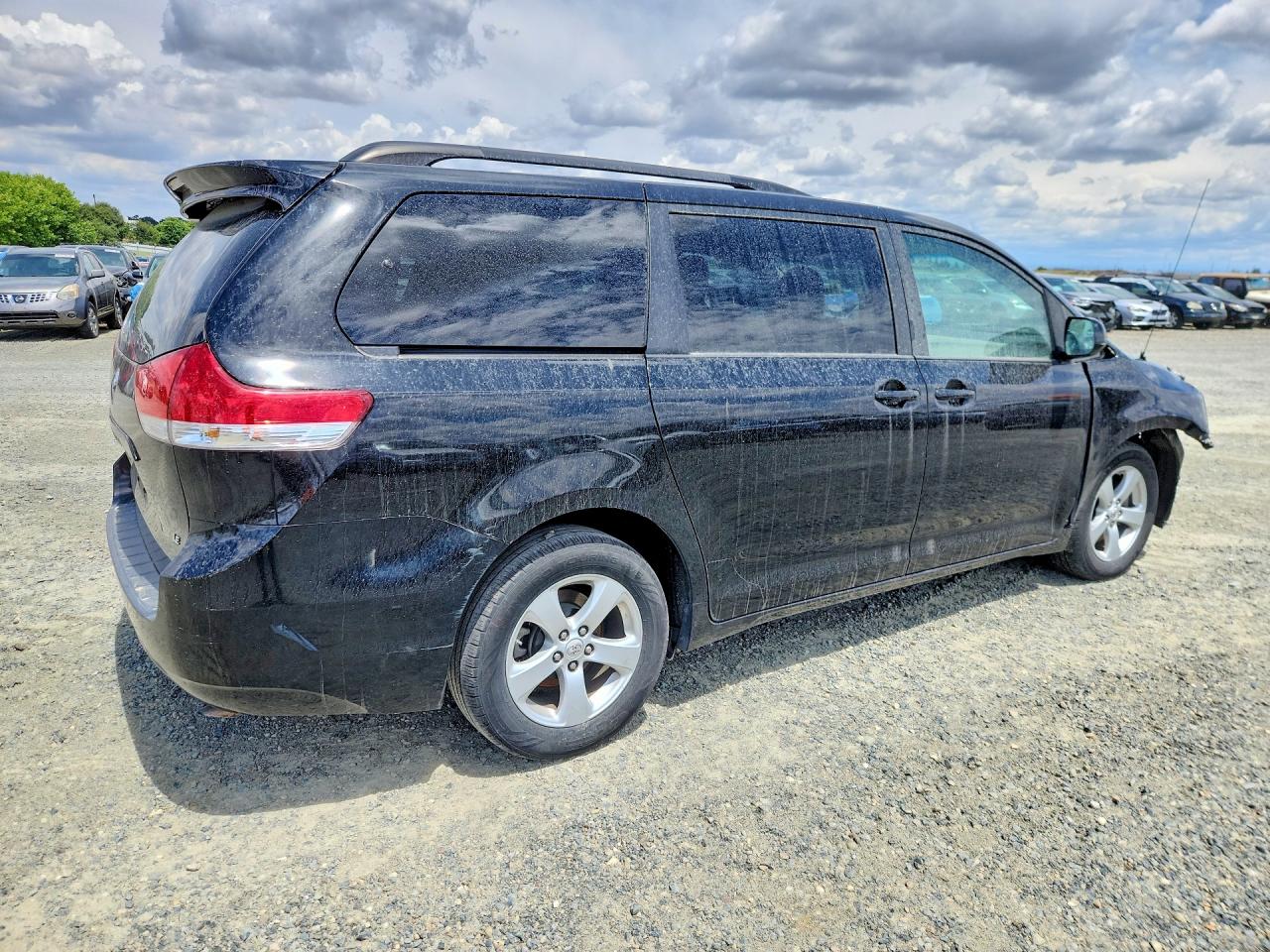 2012 Toyota Sienna Le Black vin: 5TDKK3DC8CS231898