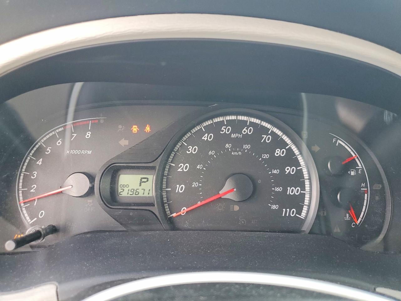 2012 Toyota Sienna Le Красный vin: 5TDKK3DC8CS244411