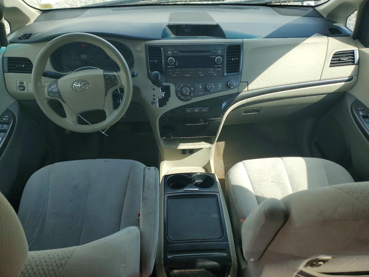 2012 Toyota Sienna Le White vin: 5TDKK3DC8CS244425