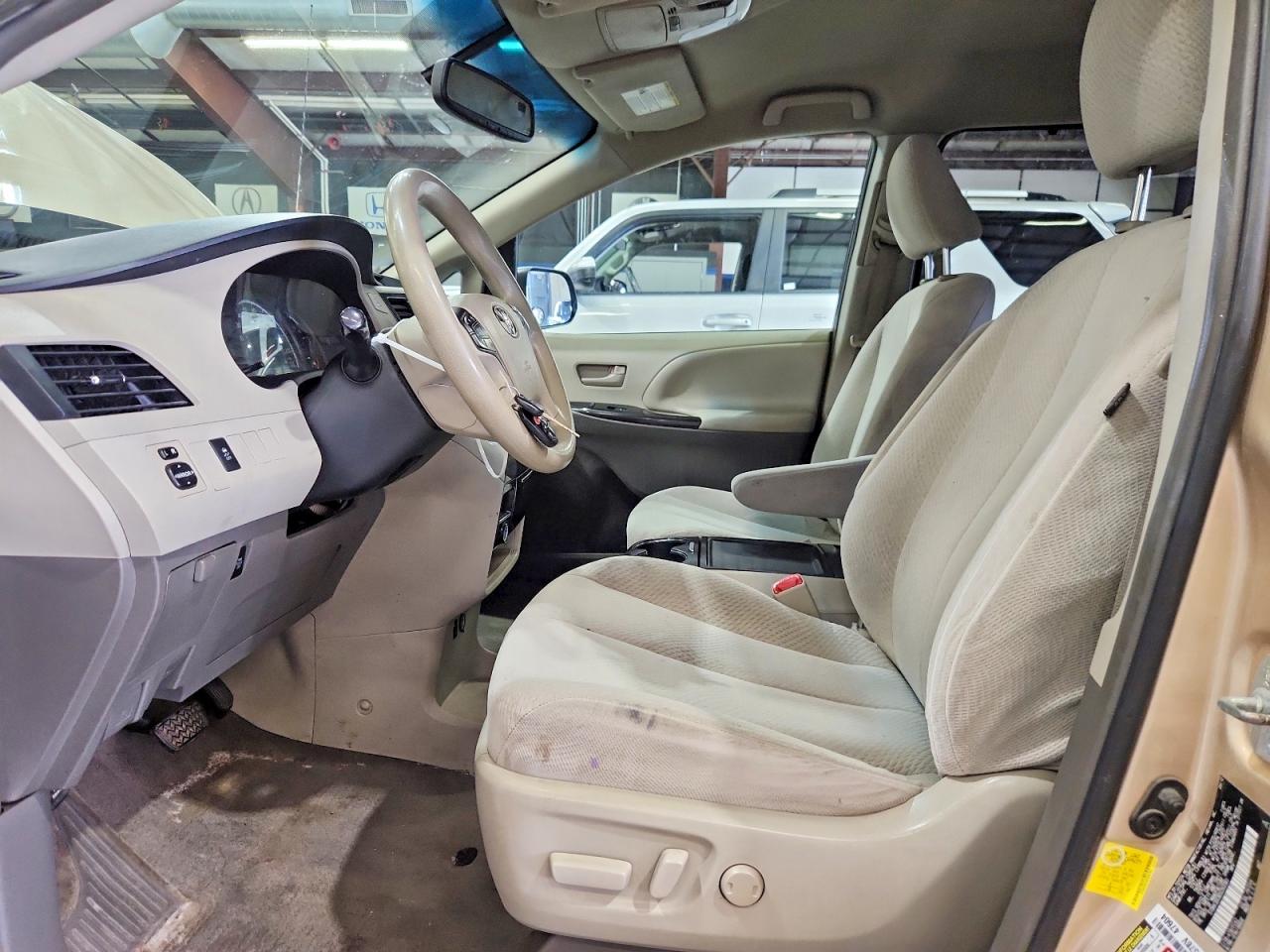 2013 Toyota Sienna Le Tan vin: 5TDKK3DC8DS293383