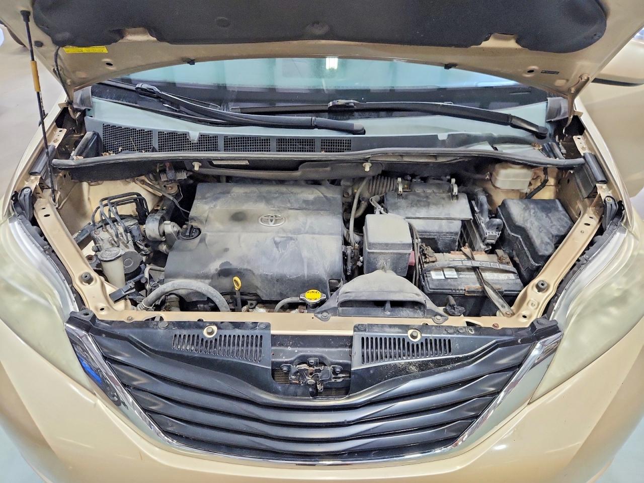 2013 Toyota Sienna Le Tan vin: 5TDKK3DC8DS293383