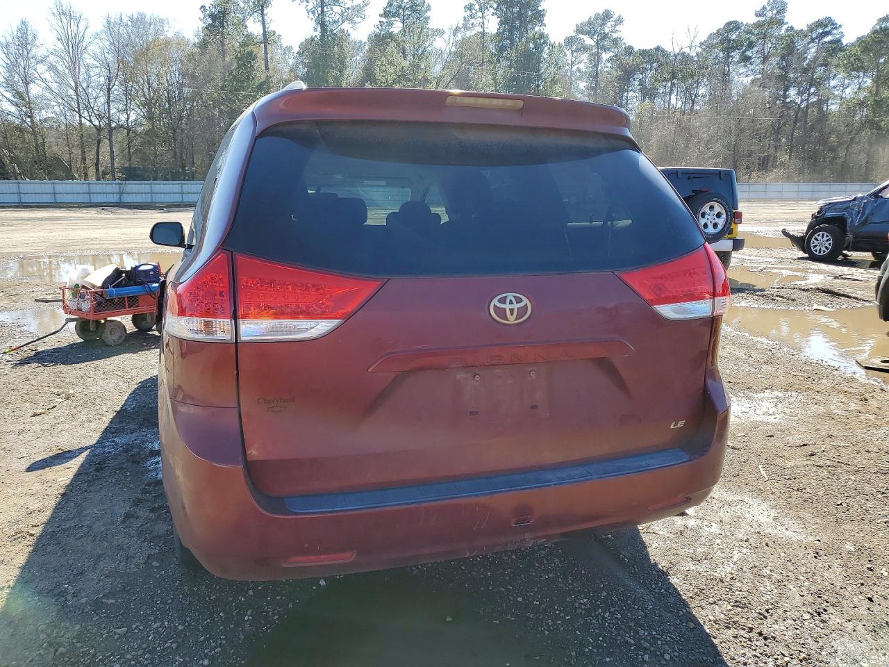 2013 Toyota Sienna Le Burgundy vin: 5TDKK3DC8DS314958