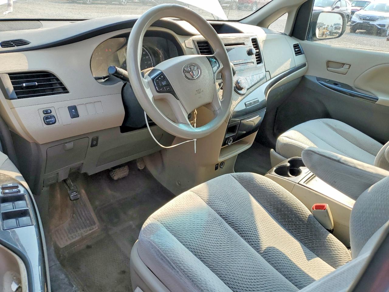 2013 Toyota Sienna Le White vin: 5TDKK3DC8DS337351