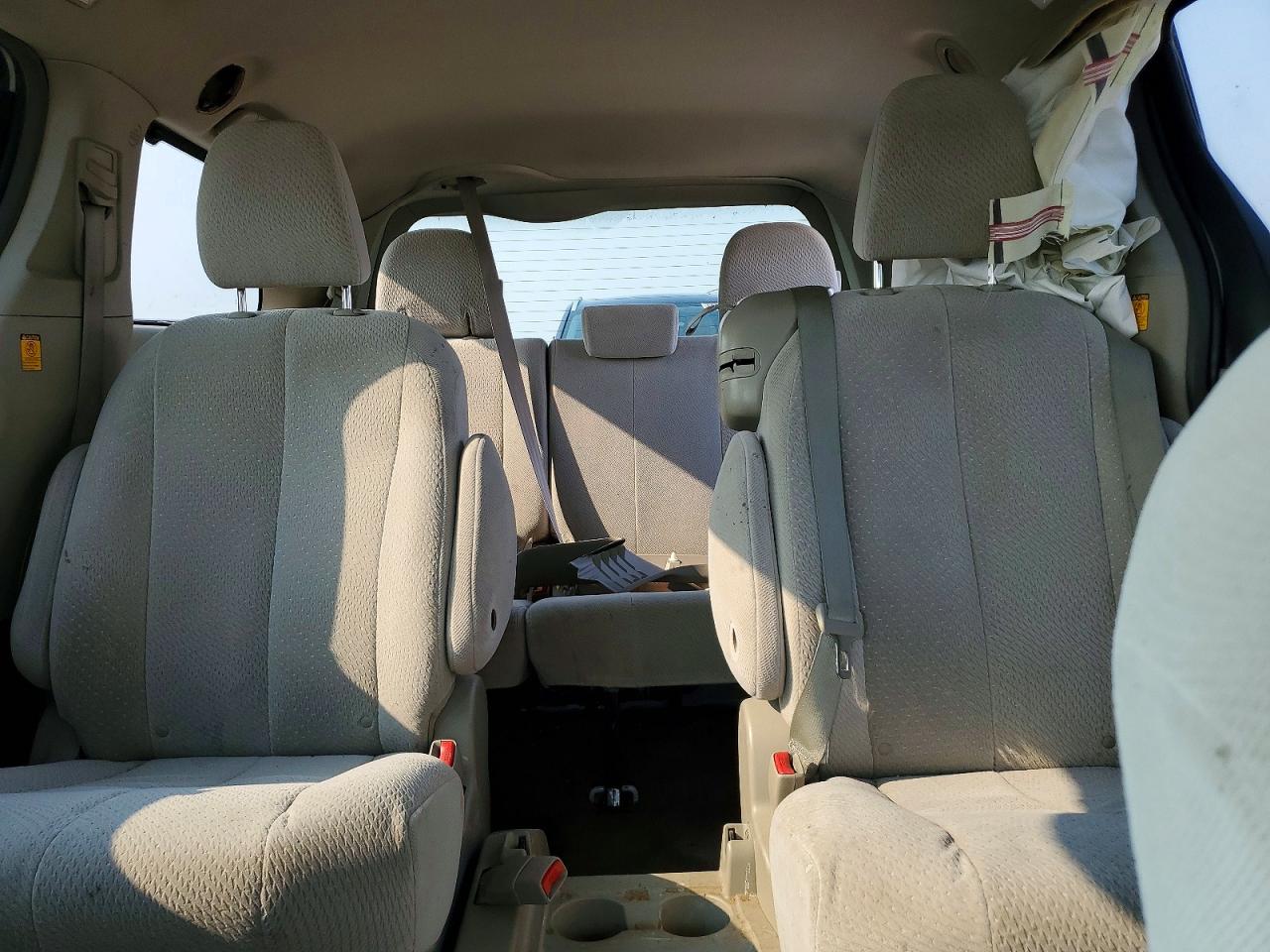 2013 Toyota Sienna Le White vin: 5TDKK3DC8DS337351