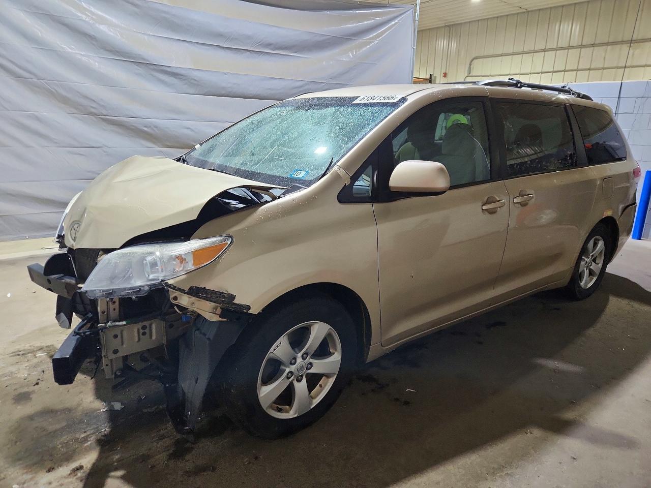 2013 Toyota Sienna Le Tan vin: 5TDKK3DC8DS341352