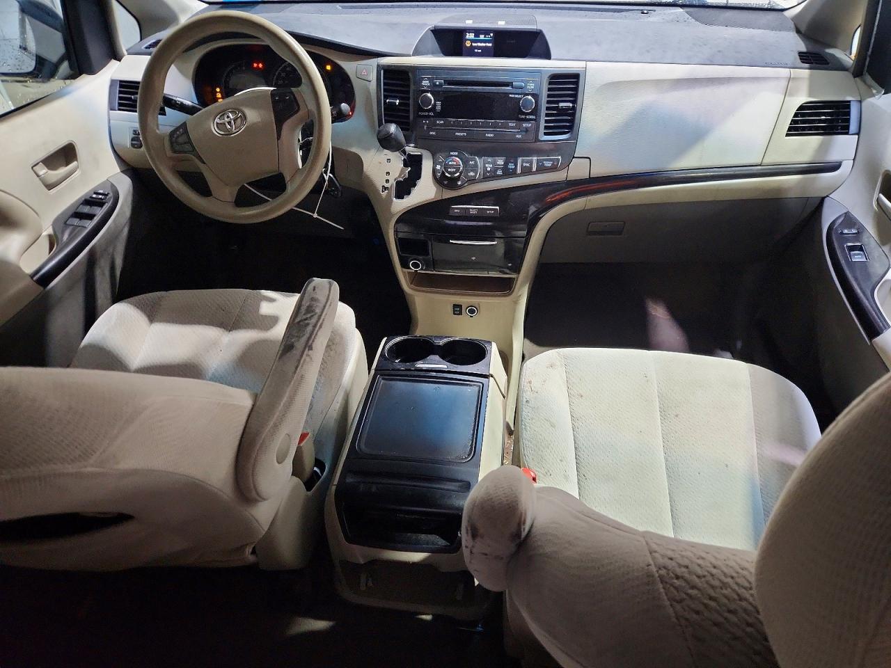 2013 Toyota Sienna Le Tan vin: 5TDKK3DC8DS341352