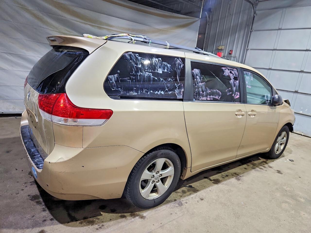 2013 Toyota Sienna Le Tan vin: 5TDKK3DC8DS341352