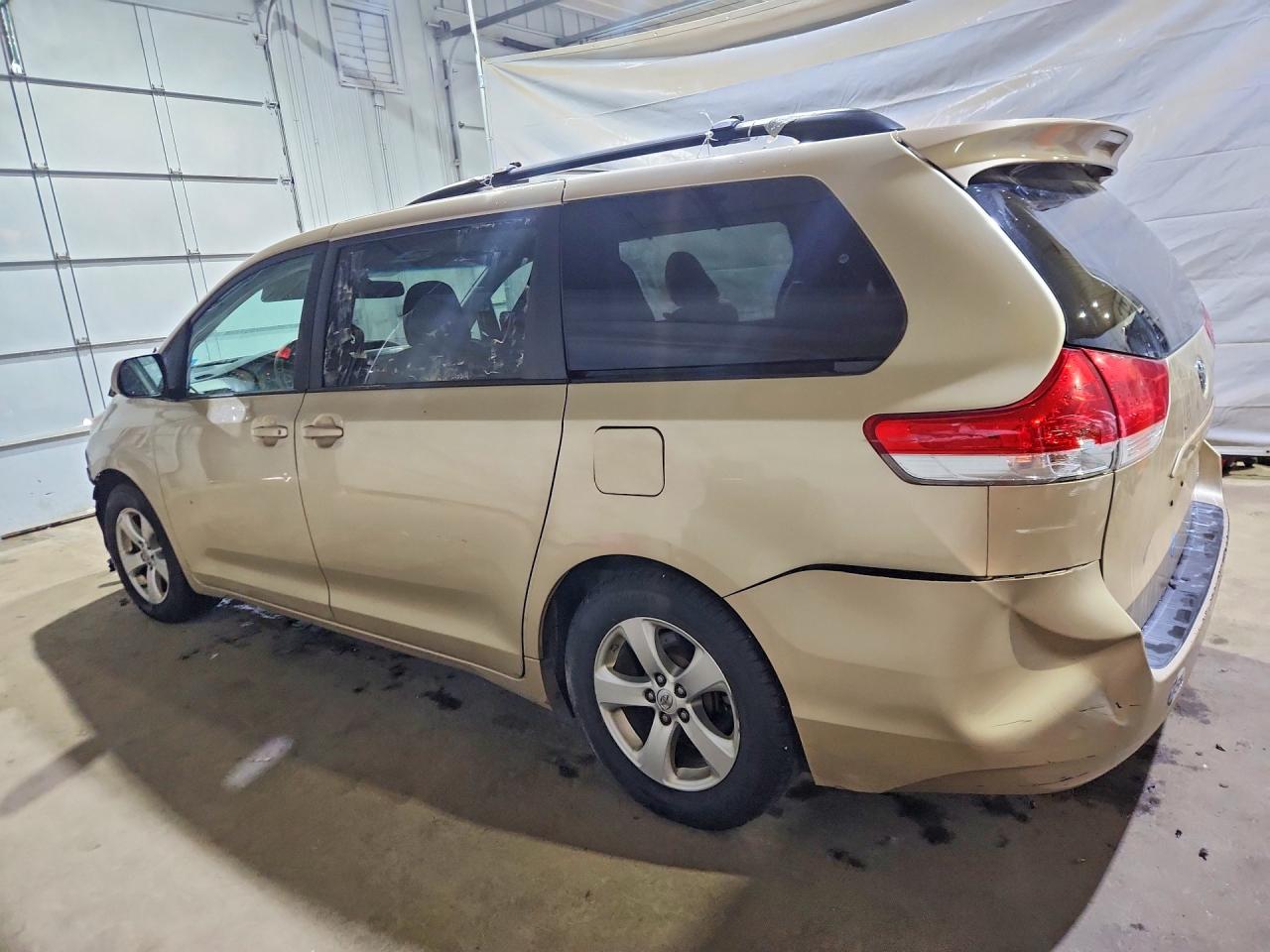 2013 Toyota Sienna Le Tan vin: 5TDKK3DC8DS341352