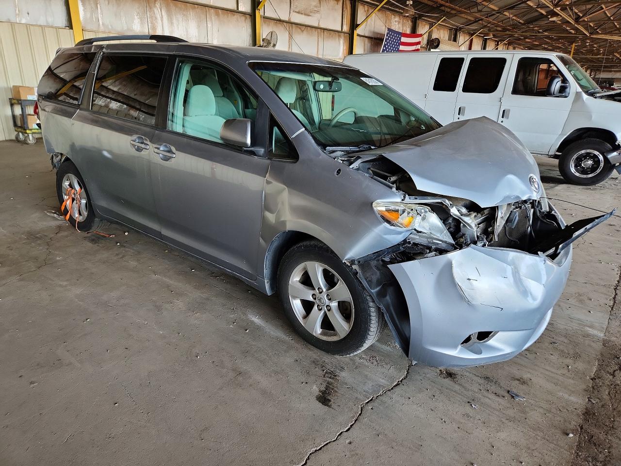 2013 Toyota Sienna Le Silver vin: 5TDKK3DC8DS356367