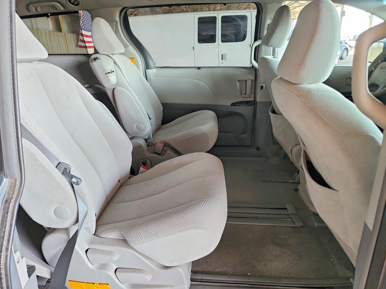 2013 Toyota Sienna Le Silver vin: 5TDKK3DC8DS356367