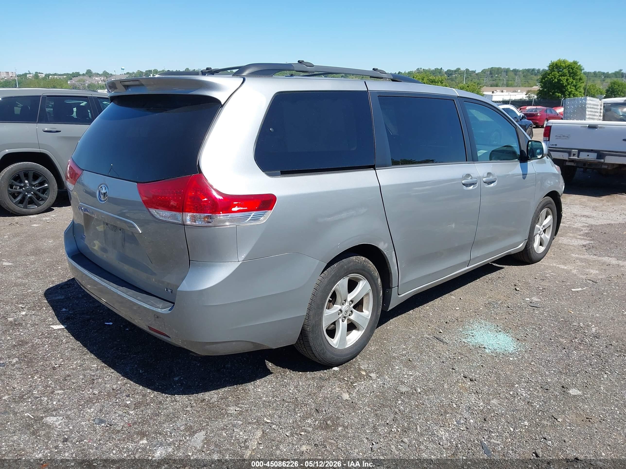 2013 Toyota Sienna Le V6 8 Passenger Light Blue vin: 5TDKK3DC8DS371449