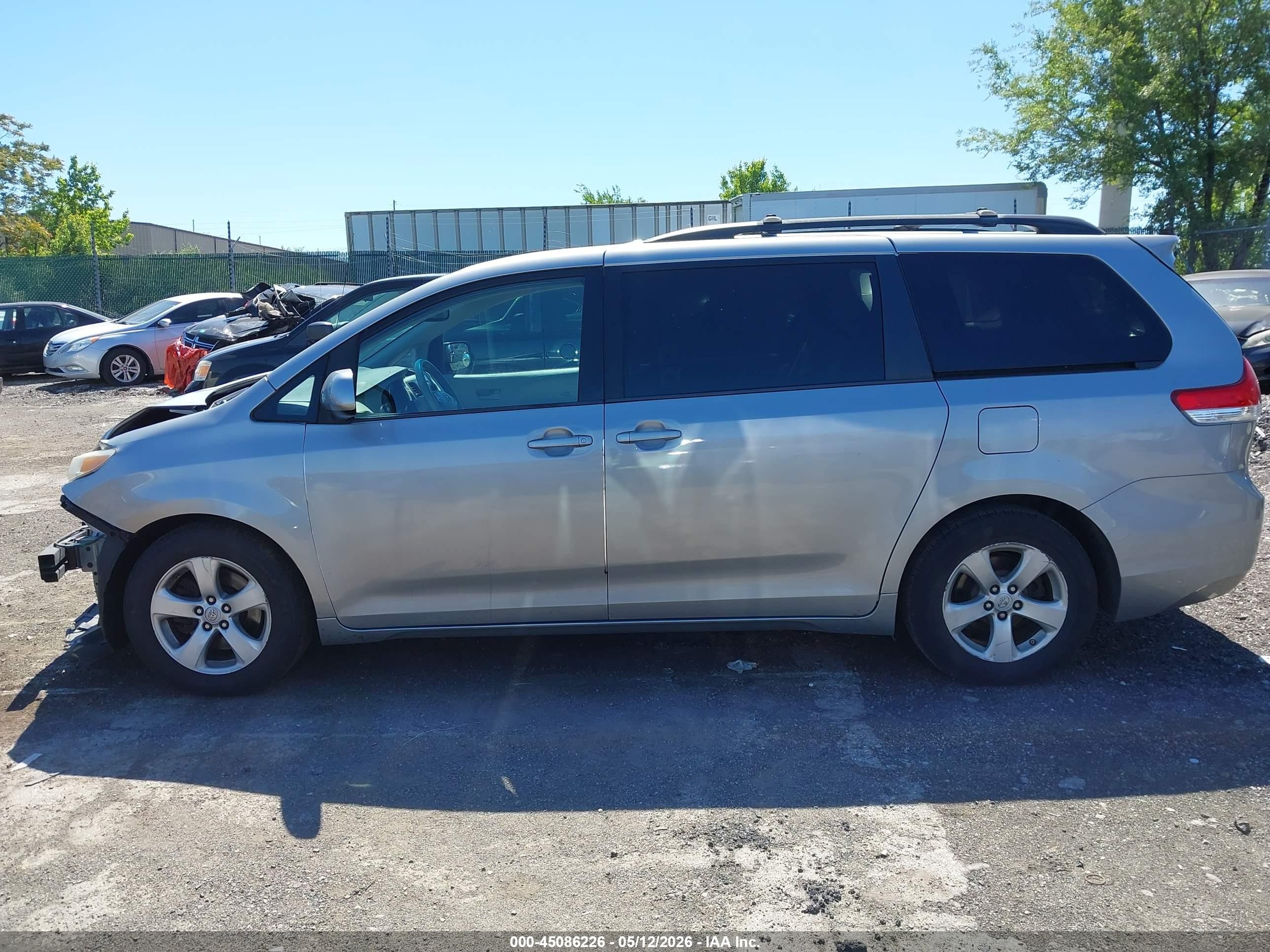 2013 Toyota Sienna Le V6 8 Passenger Light Blue vin: 5TDKK3DC8DS371449