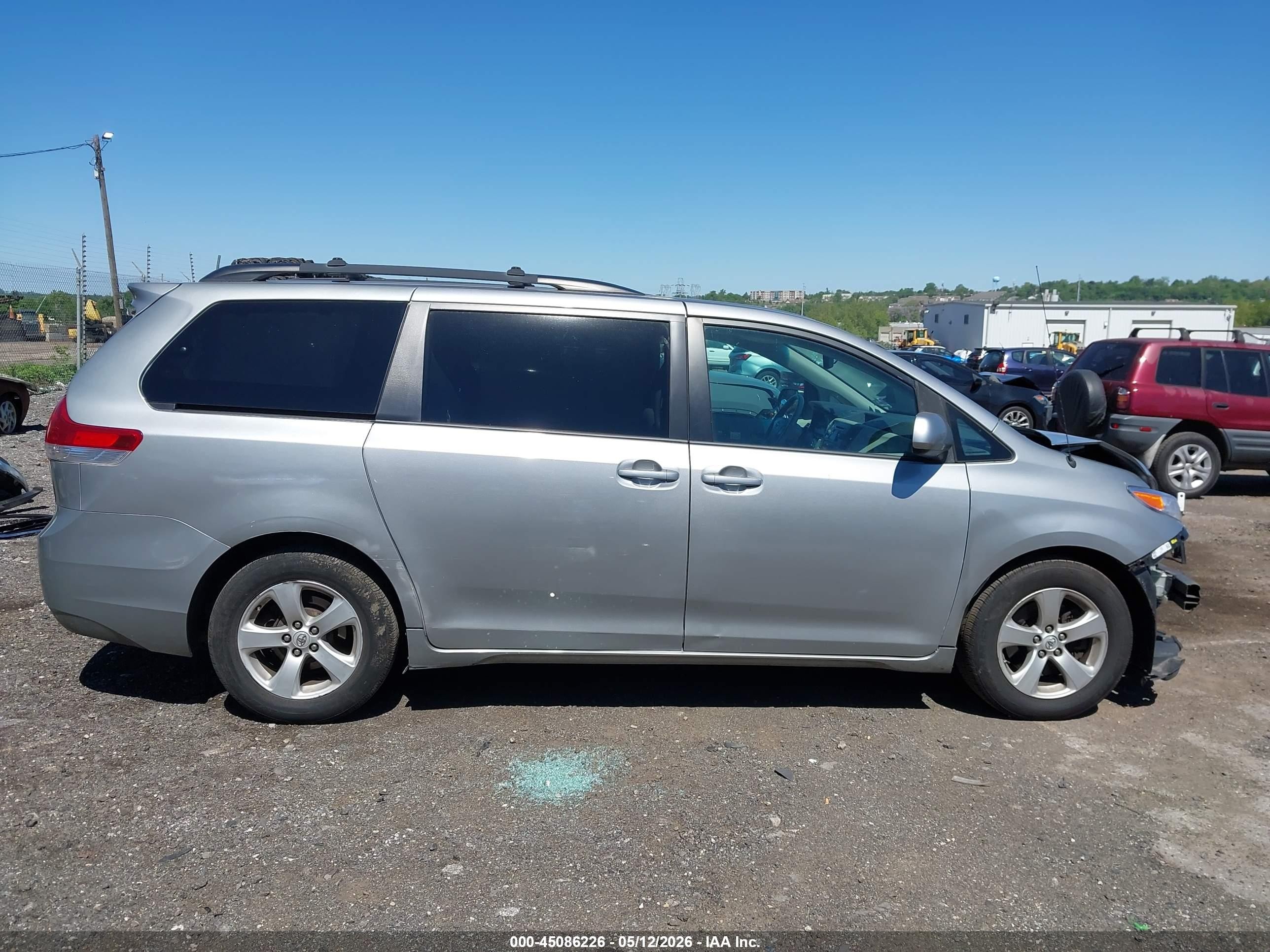 2013 Toyota Sienna Le V6 8 Passenger Light Blue vin: 5TDKK3DC8DS371449