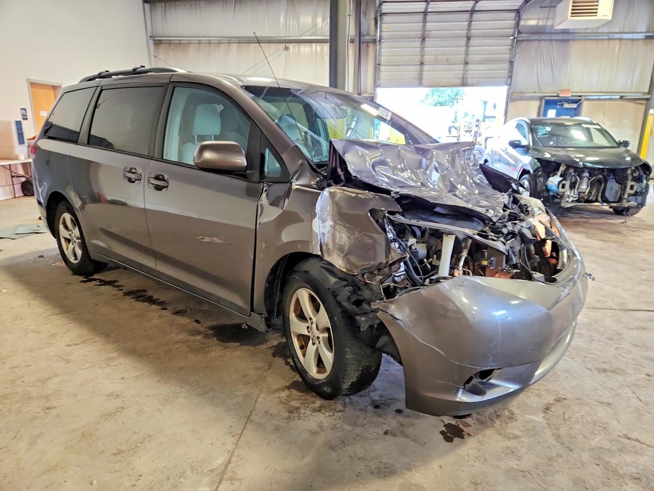 2013 Toyota Sienna Le Серый vin: 5TDKK3DC8DS376568