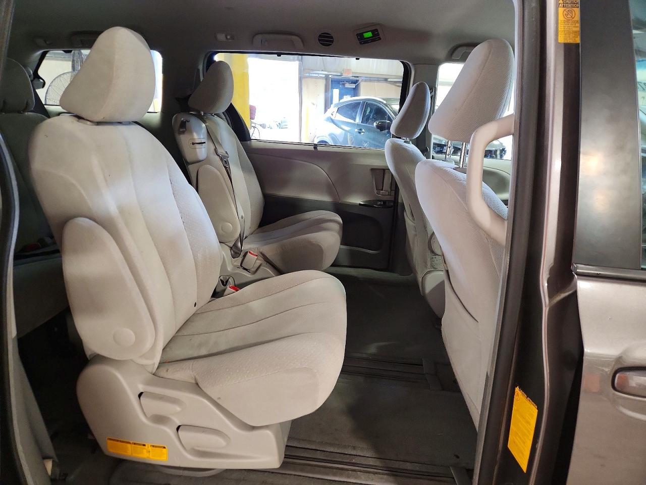 2013 Toyota Sienna Le Серый vin: 5TDKK3DC8DS376568