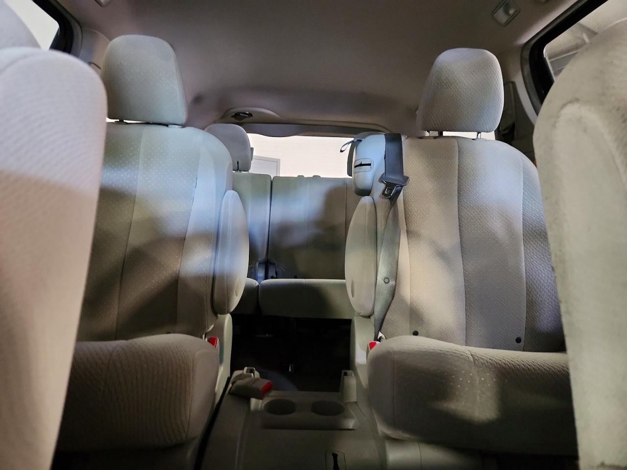 2013 Toyota Sienna Le Серый vin: 5TDKK3DC8DS376568