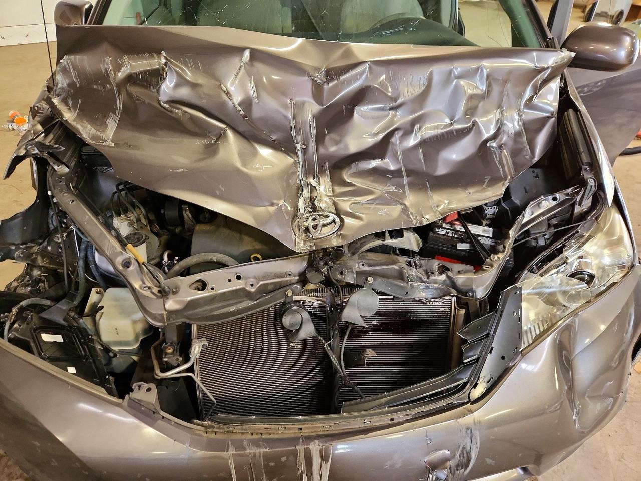 2013 Toyota Sienna Le Серый vin: 5TDKK3DC8DS376568
