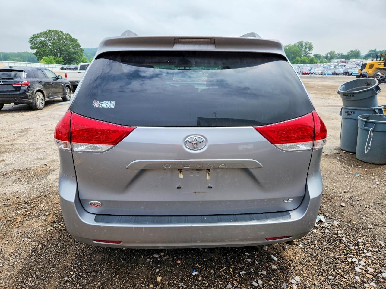 2013 Toyota Sienna Le Silver vin: 5TDKK3DC8DS391491