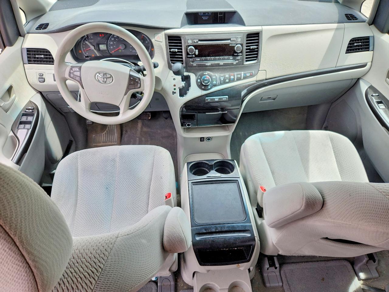 2013 Toyota Sienna Le Silver vin: 5TDKK3DC8DS391491