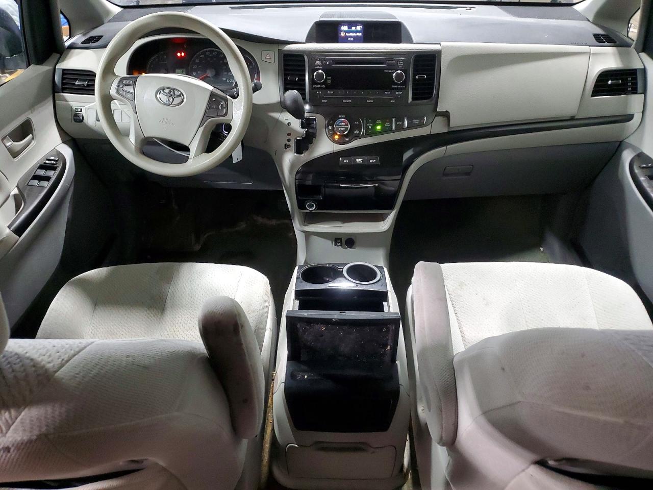 2013 Toyota Sienna Le 8-passenger Gray vin: 5TDKK3DC8DS392494