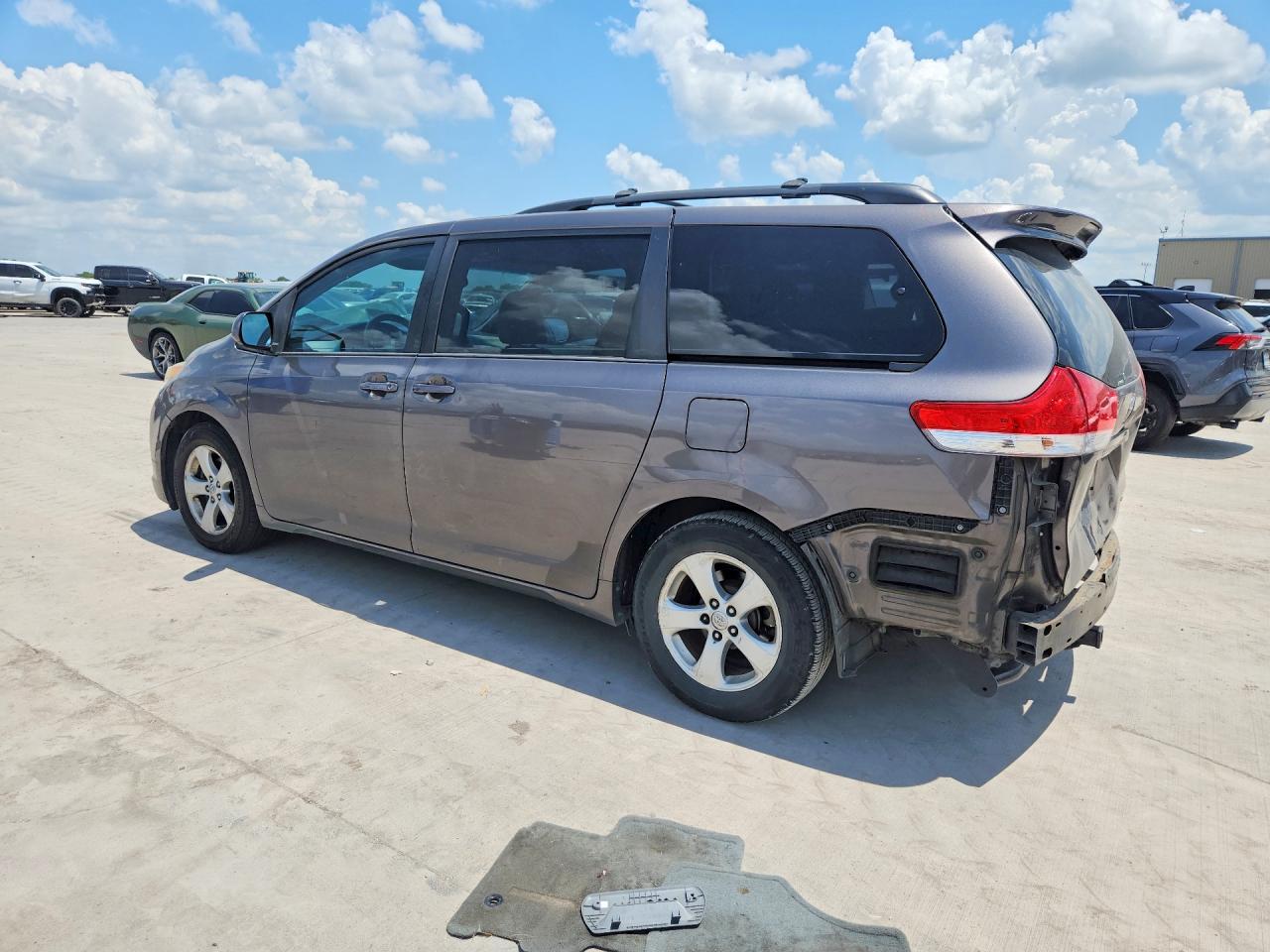2013 Toyota Sienna Le Gray vin: 5TDKK3DC8DS404725