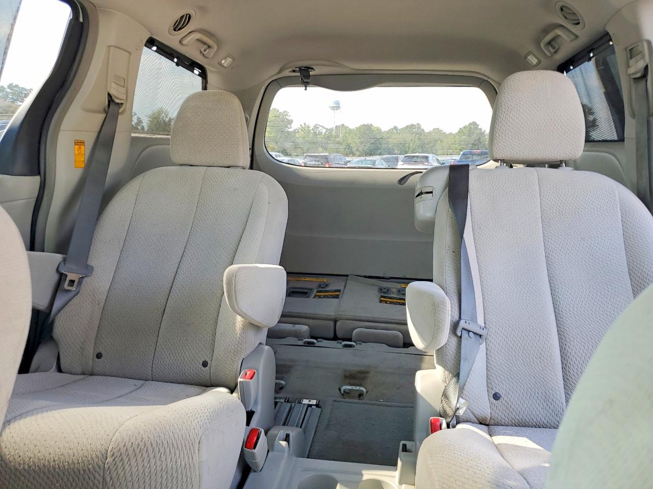 2014 Toyota Sienna Le White vin: 5TDKK3DC8ES405942