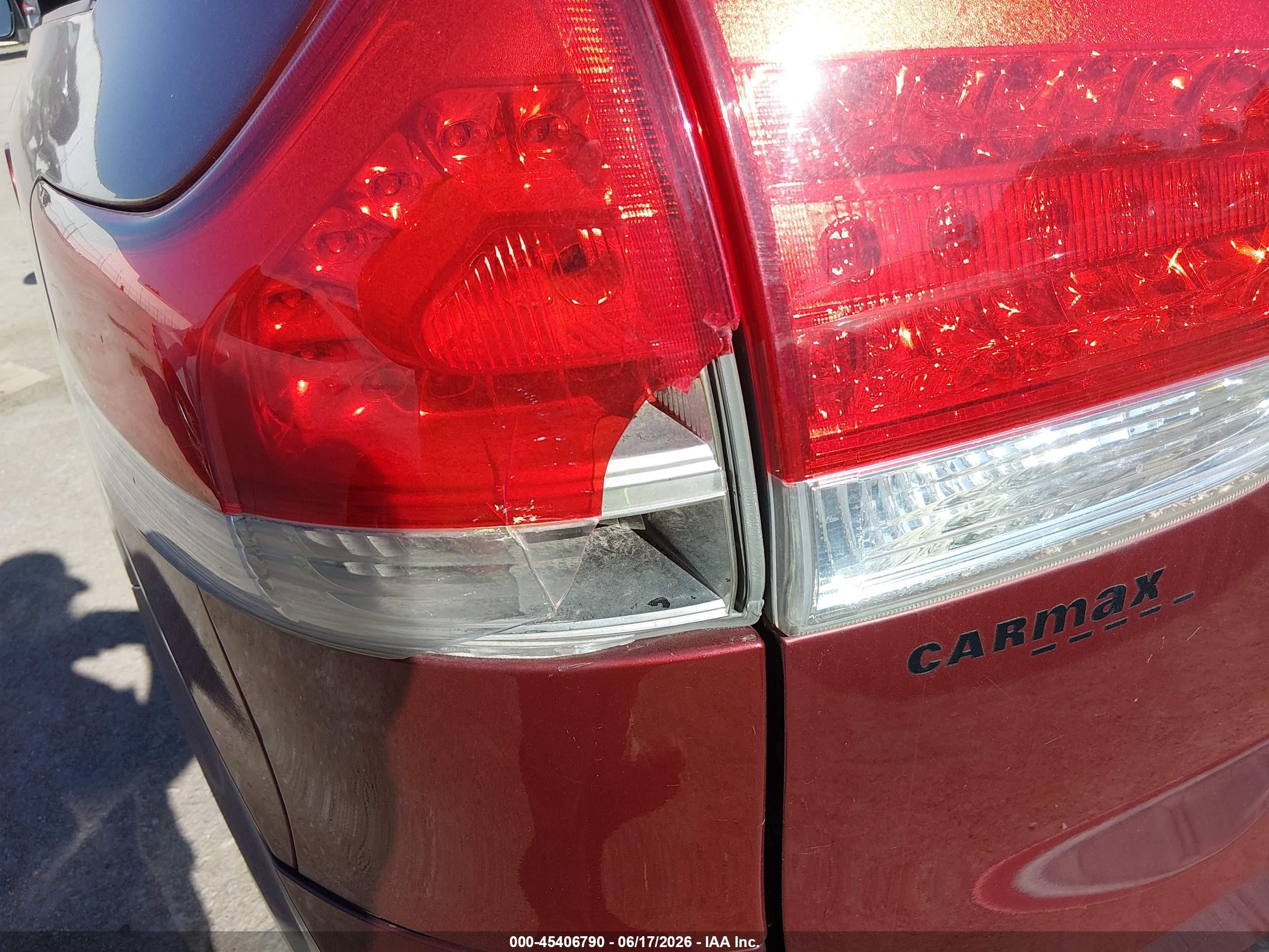 2014 Toyota Sienna Le V6 8 Passenger Red vin: 5TDKK3DC8ES413197