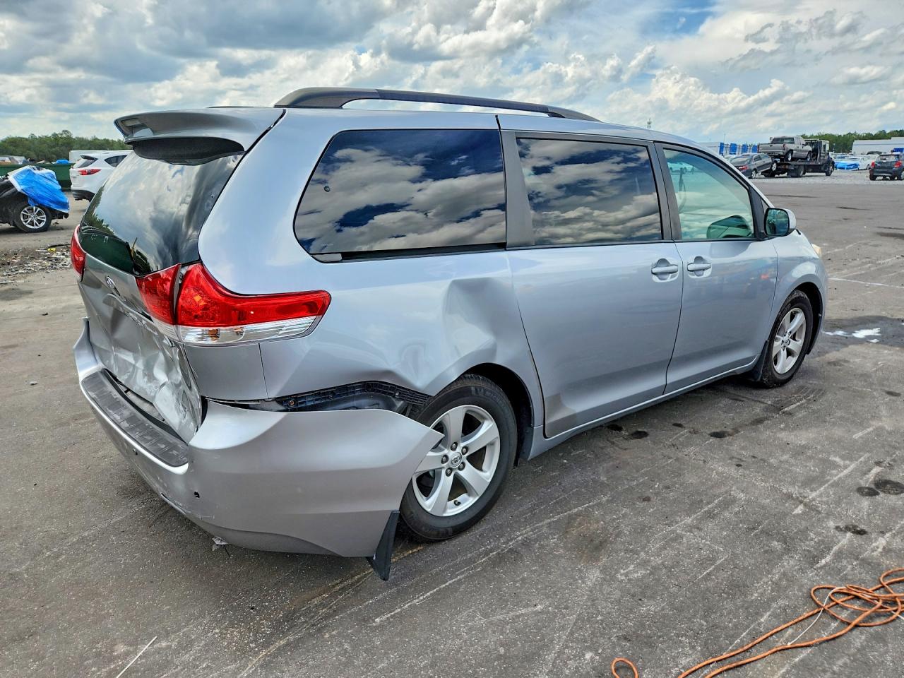 2014 Toyota Sienna Le Silver vin: 5TDKK3DC8ES422823