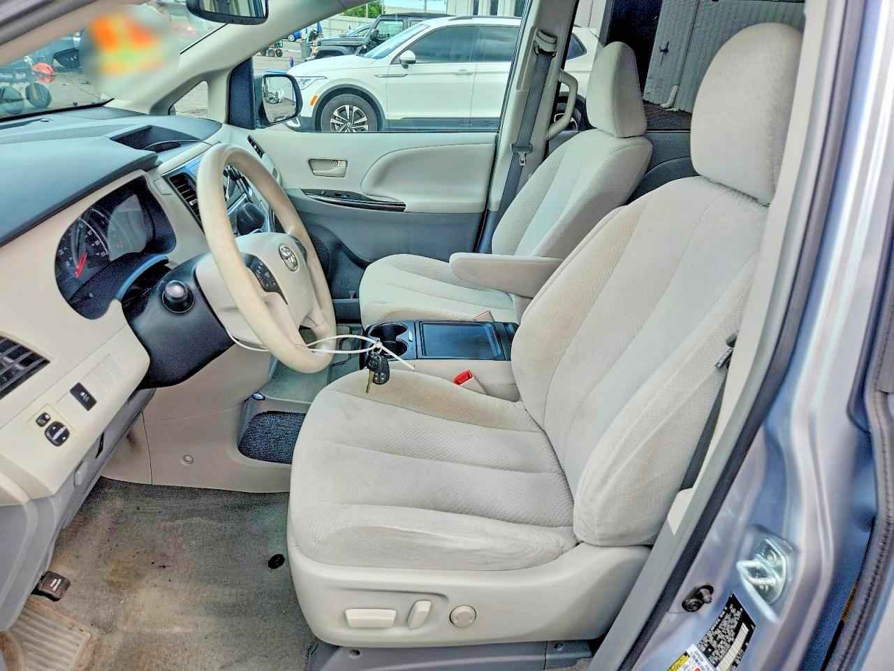 2014 Toyota Sienna Le Silver vin: 5TDKK3DC8ES422823