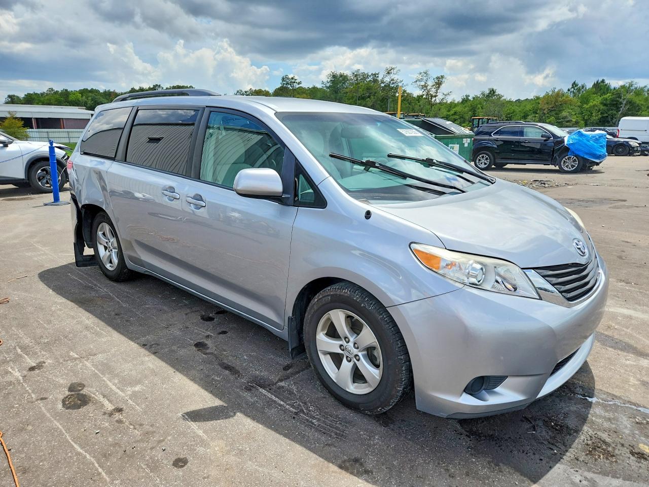 2014 Toyota Sienna Le Silver vin: 5TDKK3DC8ES422823