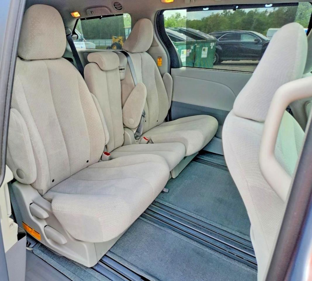2014 Toyota Sienna Le Silver vin: 5TDKK3DC8ES422823