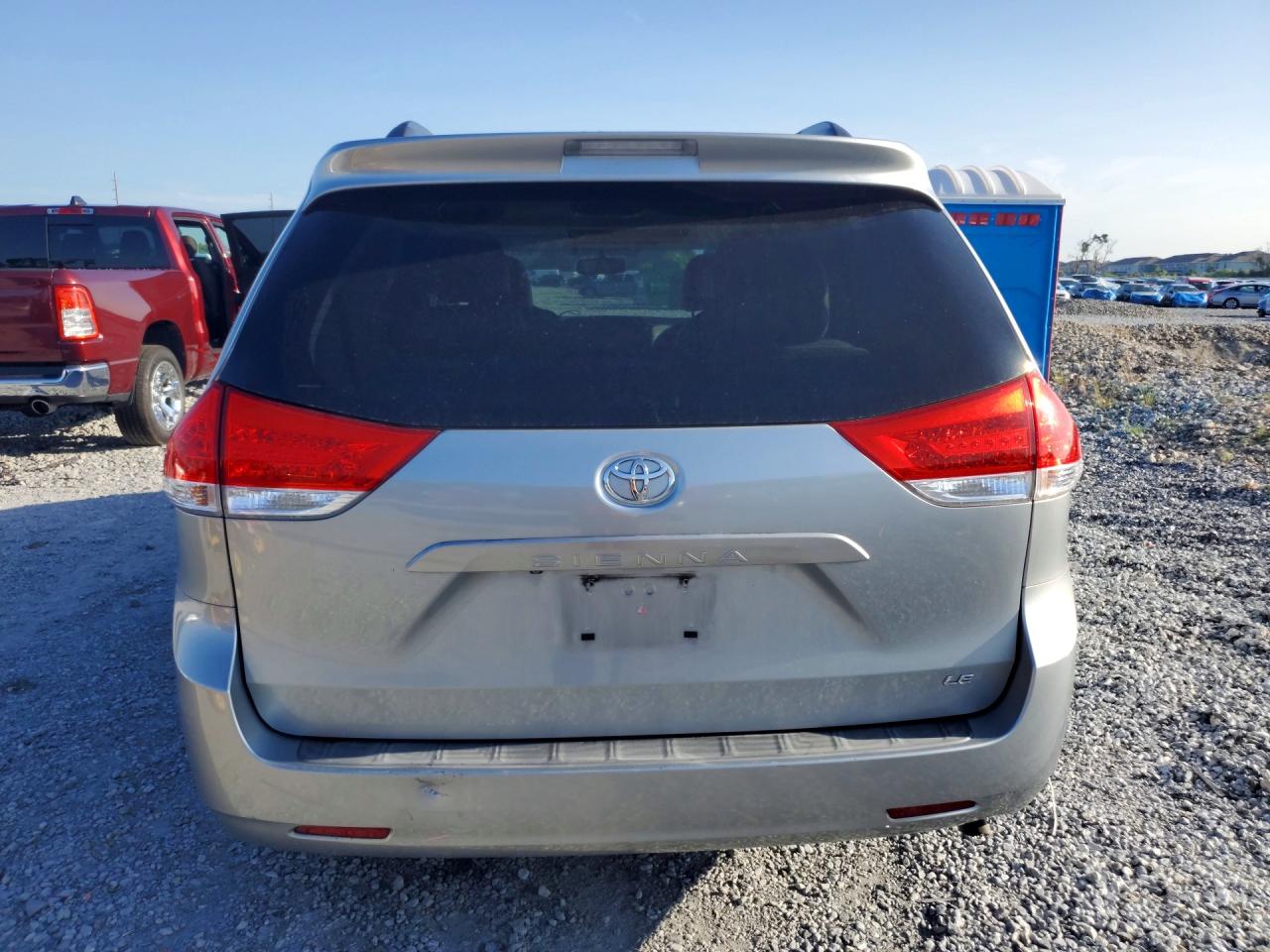 2014 Toyota Sienna Le Silver vin: 5TDKK3DC8ES438228