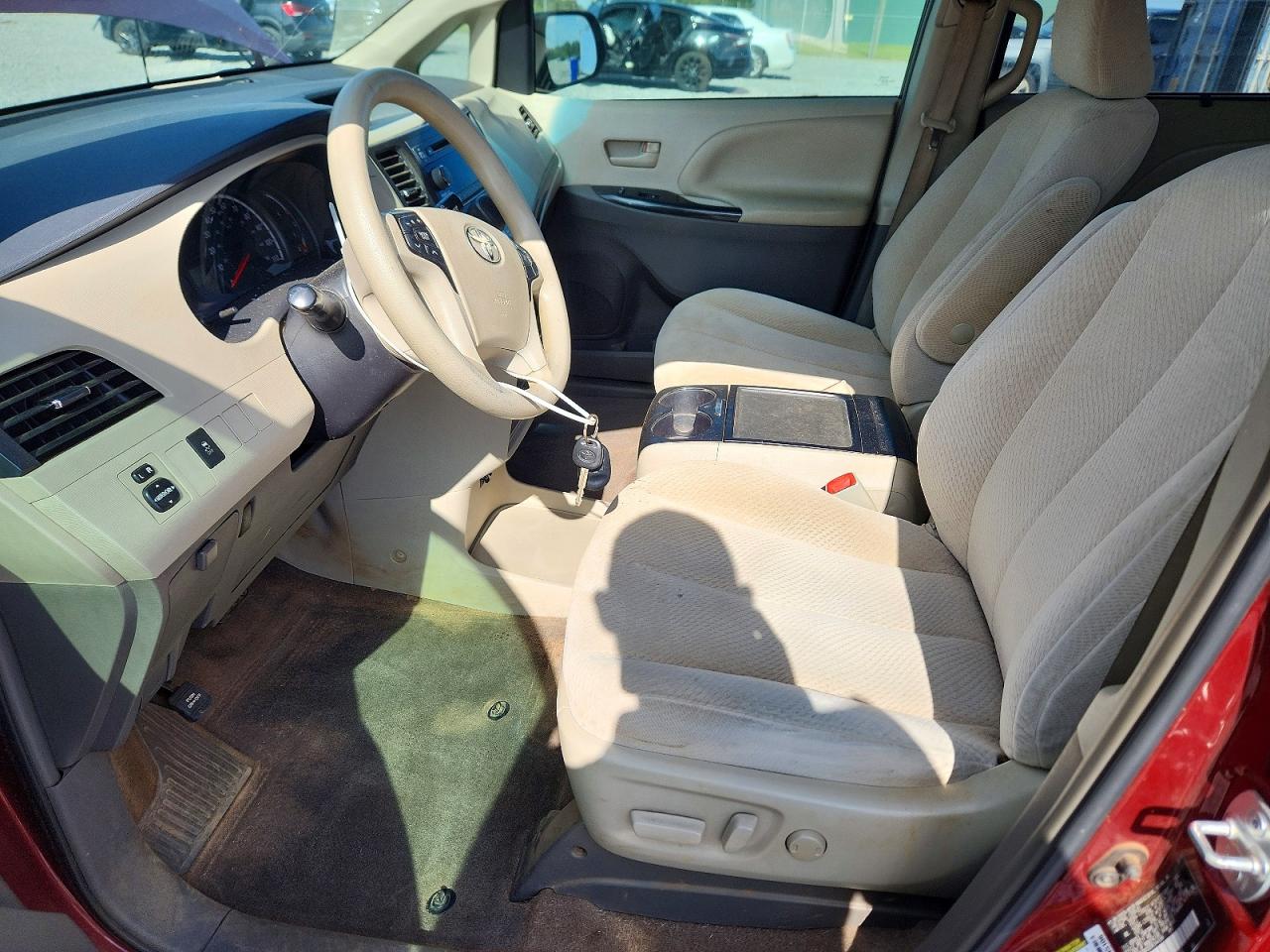 2014 Toyota Sienna Le Red vin: 5TDKK3DC8ES443364