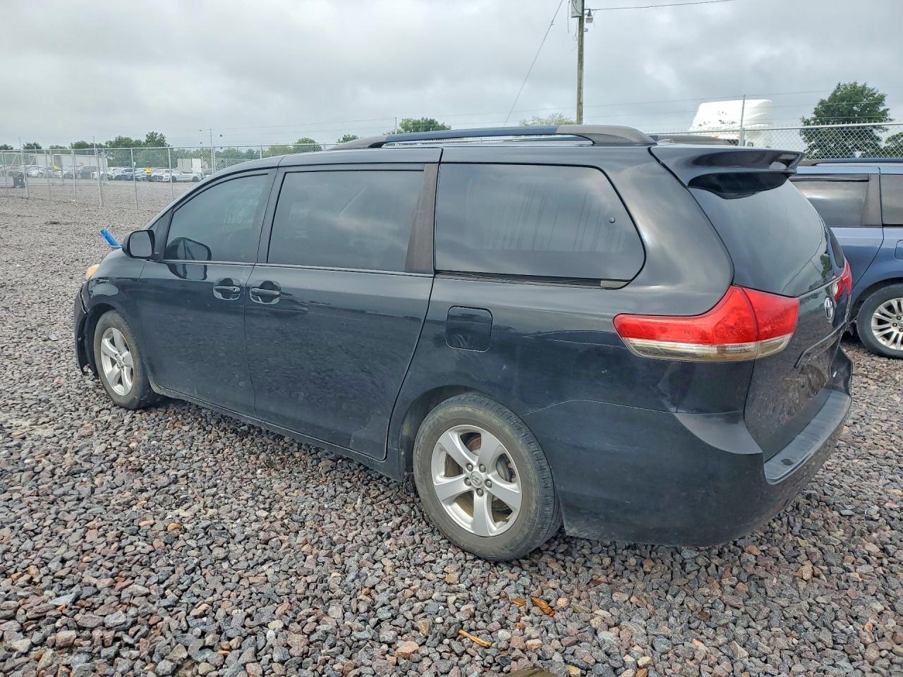 2014 Toyota Sienna Le Black vin: 5TDKK3DC8ES454395