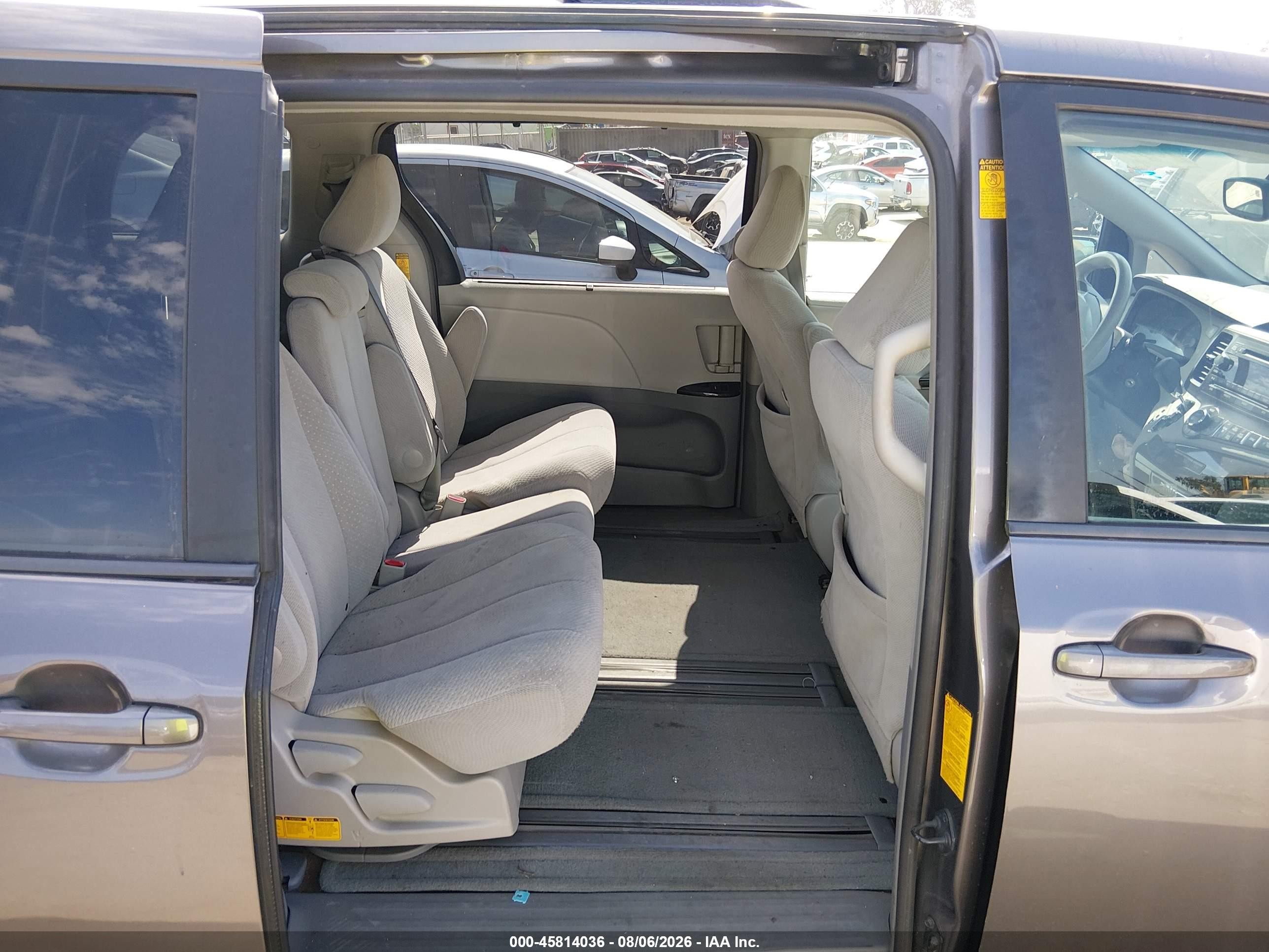 2014 Toyota Sienna Le V6 8 Passenger Gray vin: 5TDKK3DC8ES471178
