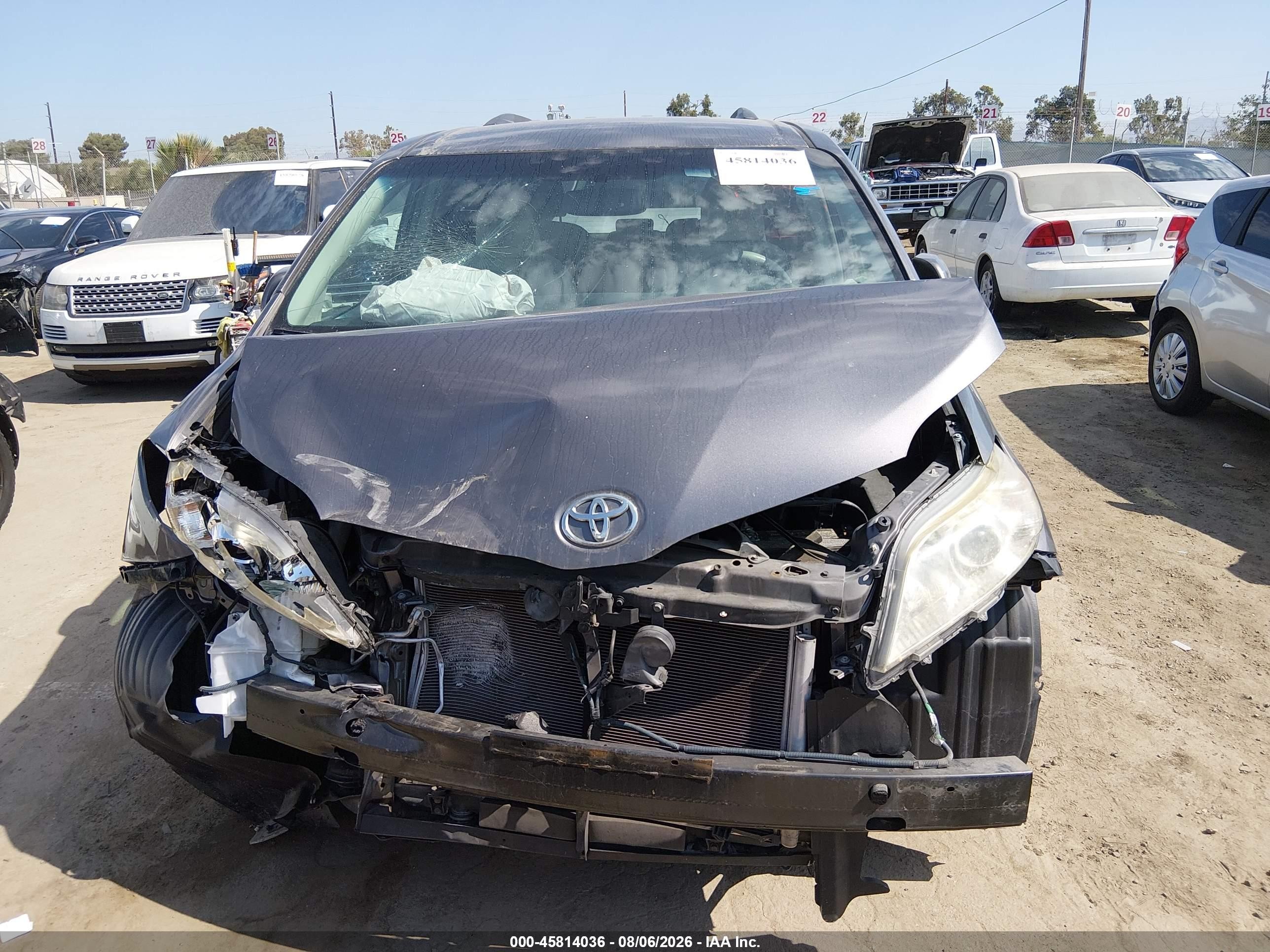 2014 Toyota Sienna Le V6 8 Passenger Gray vin: 5TDKK3DC8ES471178