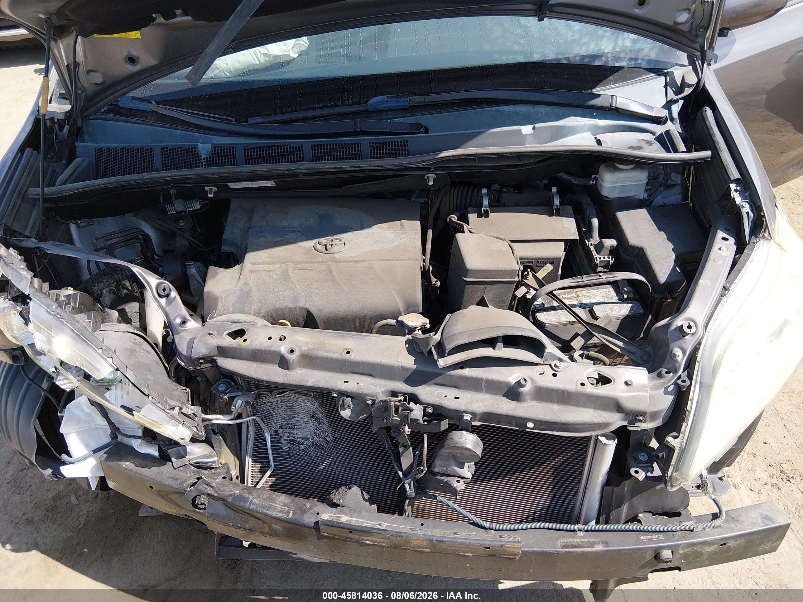 2014 Toyota Sienna Le V6 8 Passenger Gray vin: 5TDKK3DC8ES471178