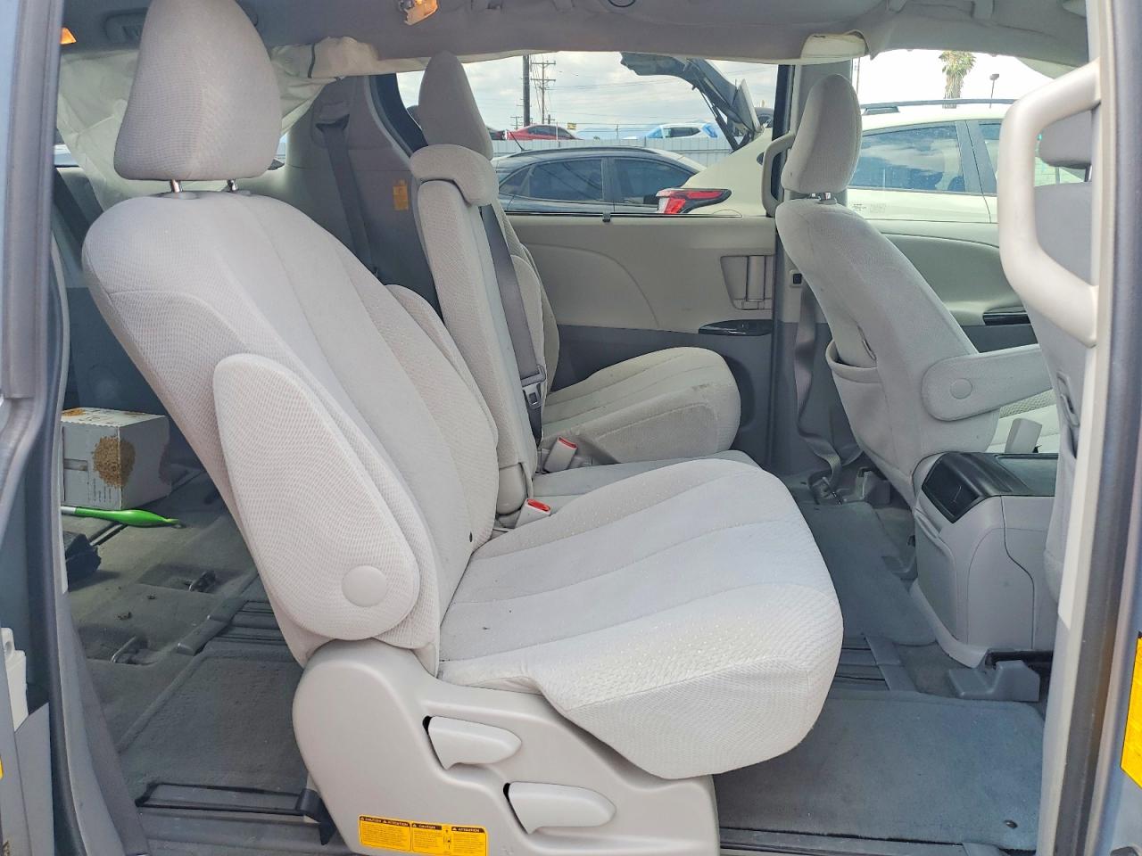 2014 Toyota Sienna Le Серебряный vin: 5TDKK3DC8ES483525