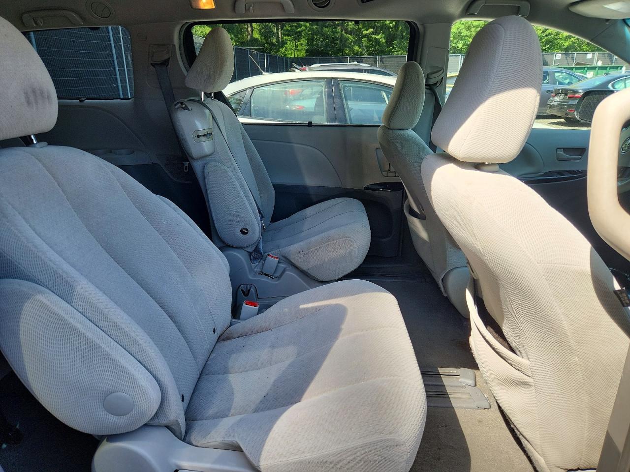 2014 Toyota Sienna Le Silver vin: 5TDKK3DC8ES489776