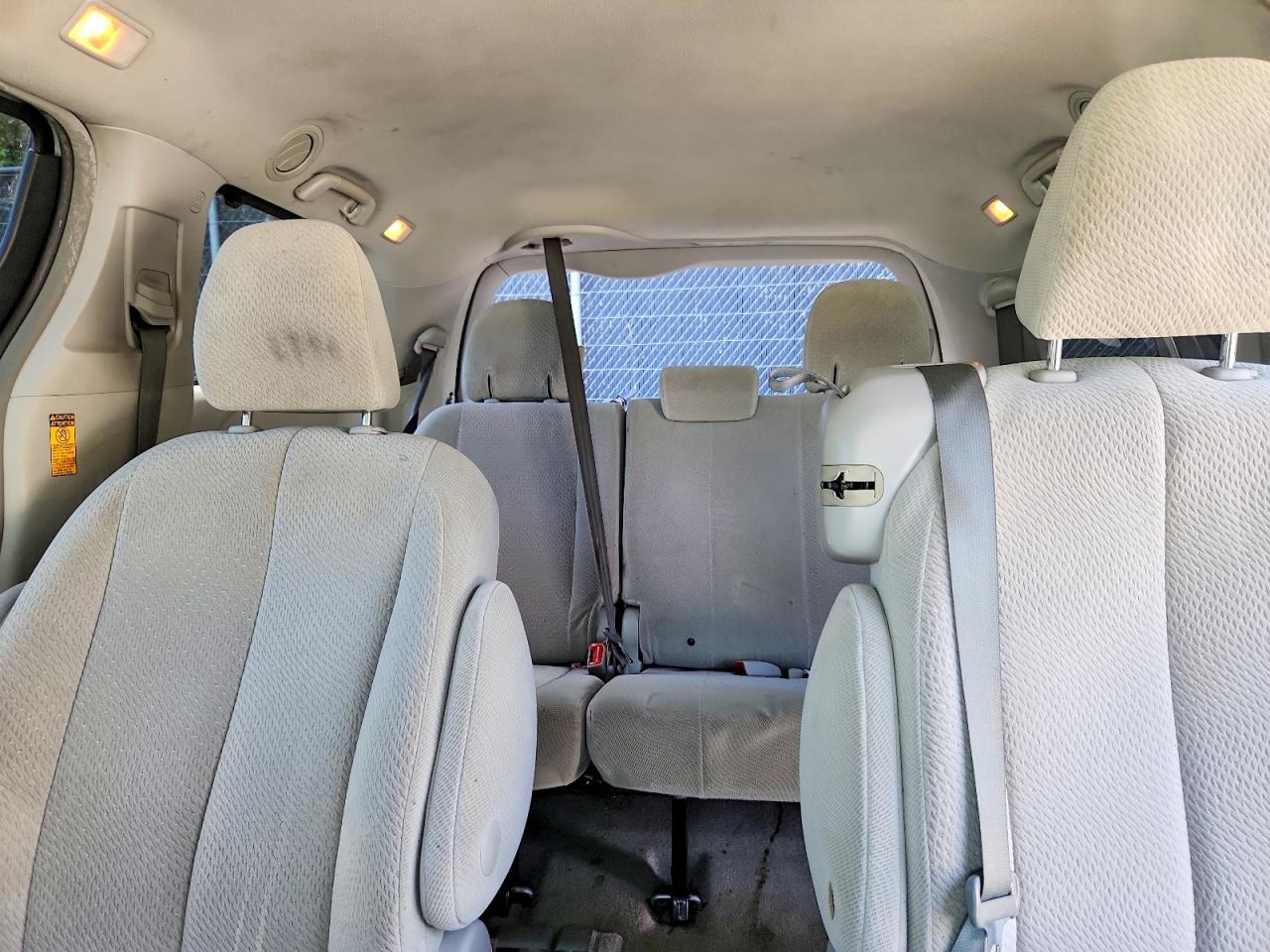 2014 Toyota Sienna Le Silver vin: 5TDKK3DC8ES489776