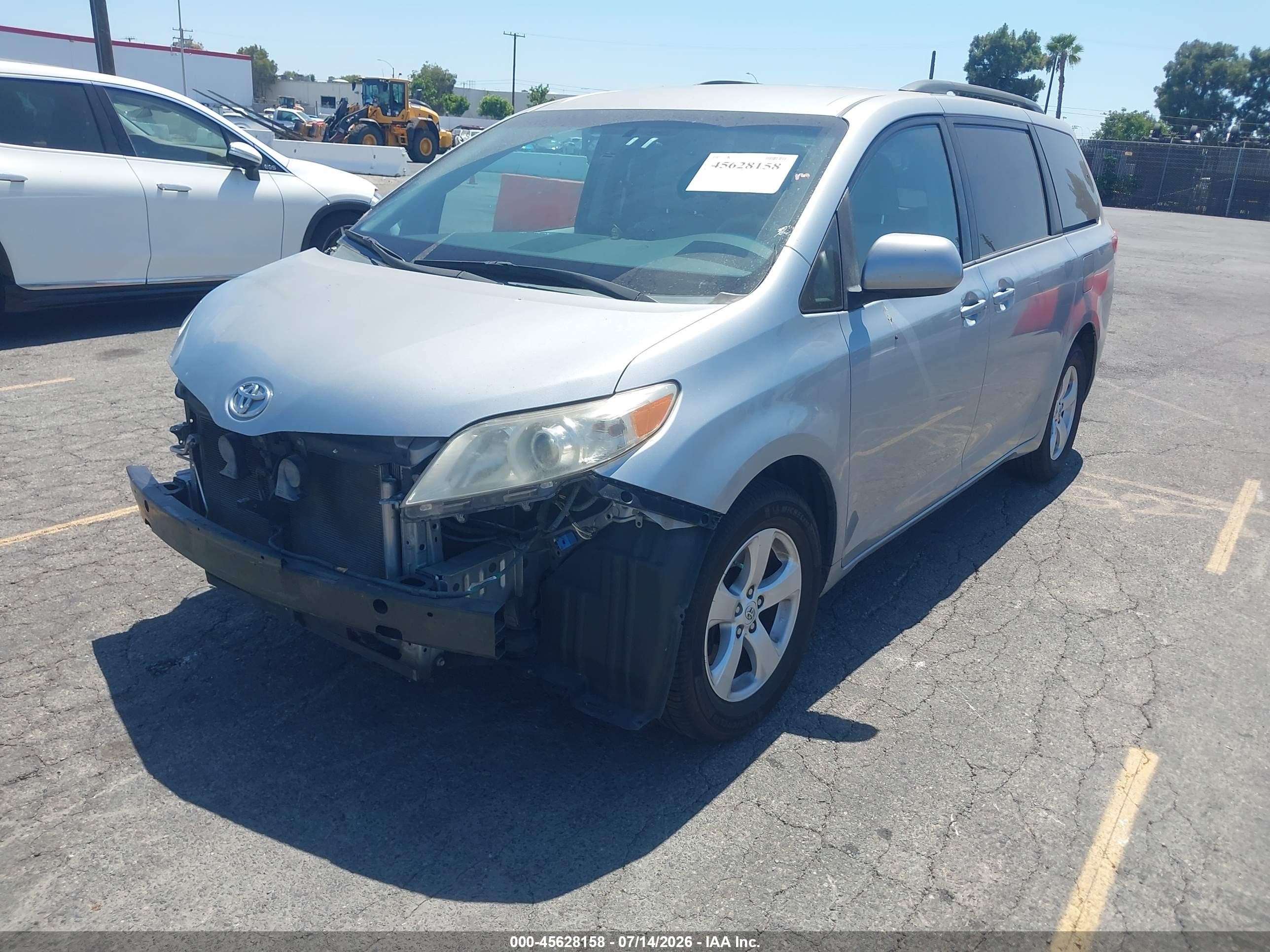 2014 Toyota Sienna Le V6 8 Passenger Light Blue vin: 5TDKK3DC8ES502073