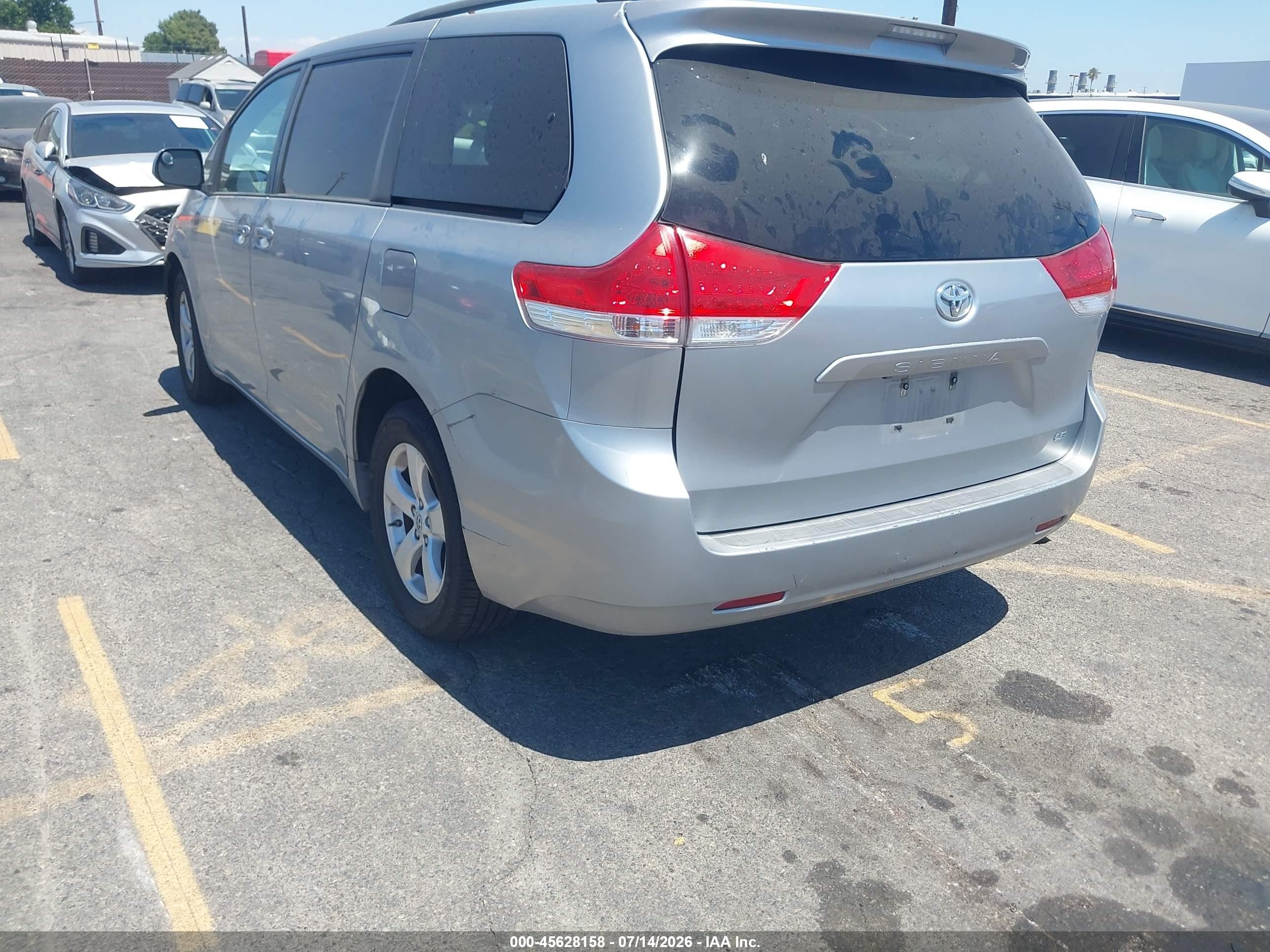 2014 Toyota Sienna Le V6 8 Passenger Light Blue vin: 5TDKK3DC8ES502073