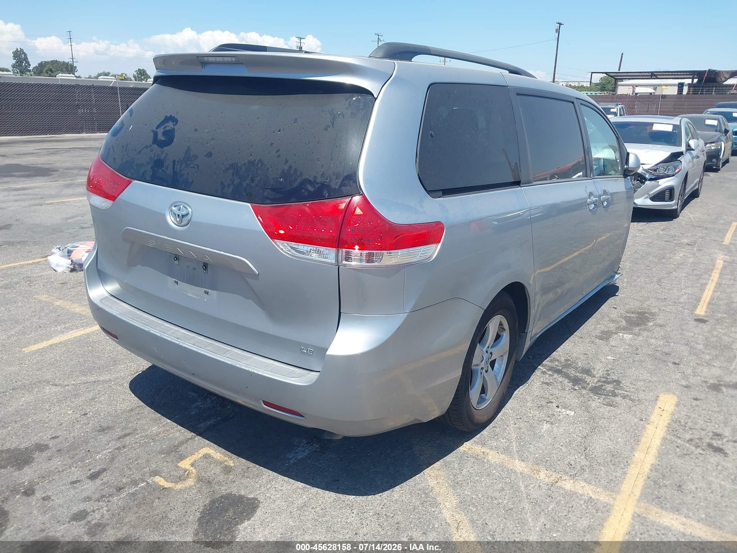 2014 Toyota Sienna Le V6 8 Passenger Light Blue vin: 5TDKK3DC8ES502073