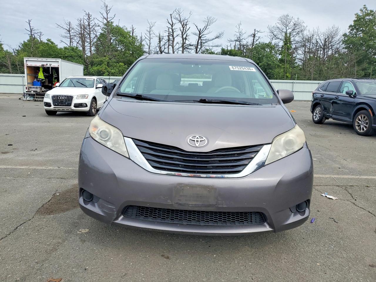 2014 Toyota Sienna Le Gray vin: 5TDKK3DC8ES515308