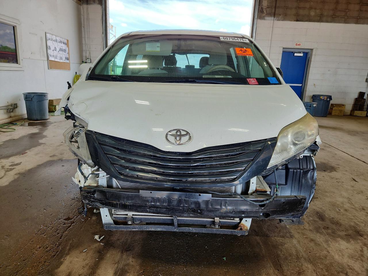 2014 Toyota Sienna Le White vin: 5TDKK3DC8ES516961
