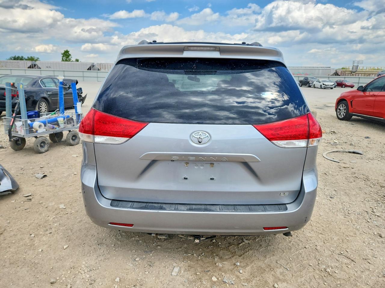 2014 Toyota Sienna Le Silver vin: 5TDKK3DC8ES522467