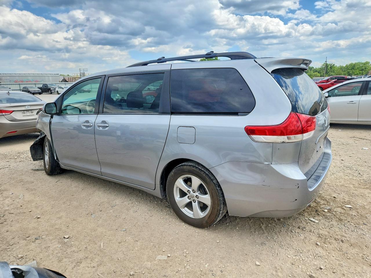 2014 Toyota Sienna Le Silver vin: 5TDKK3DC8ES522467
