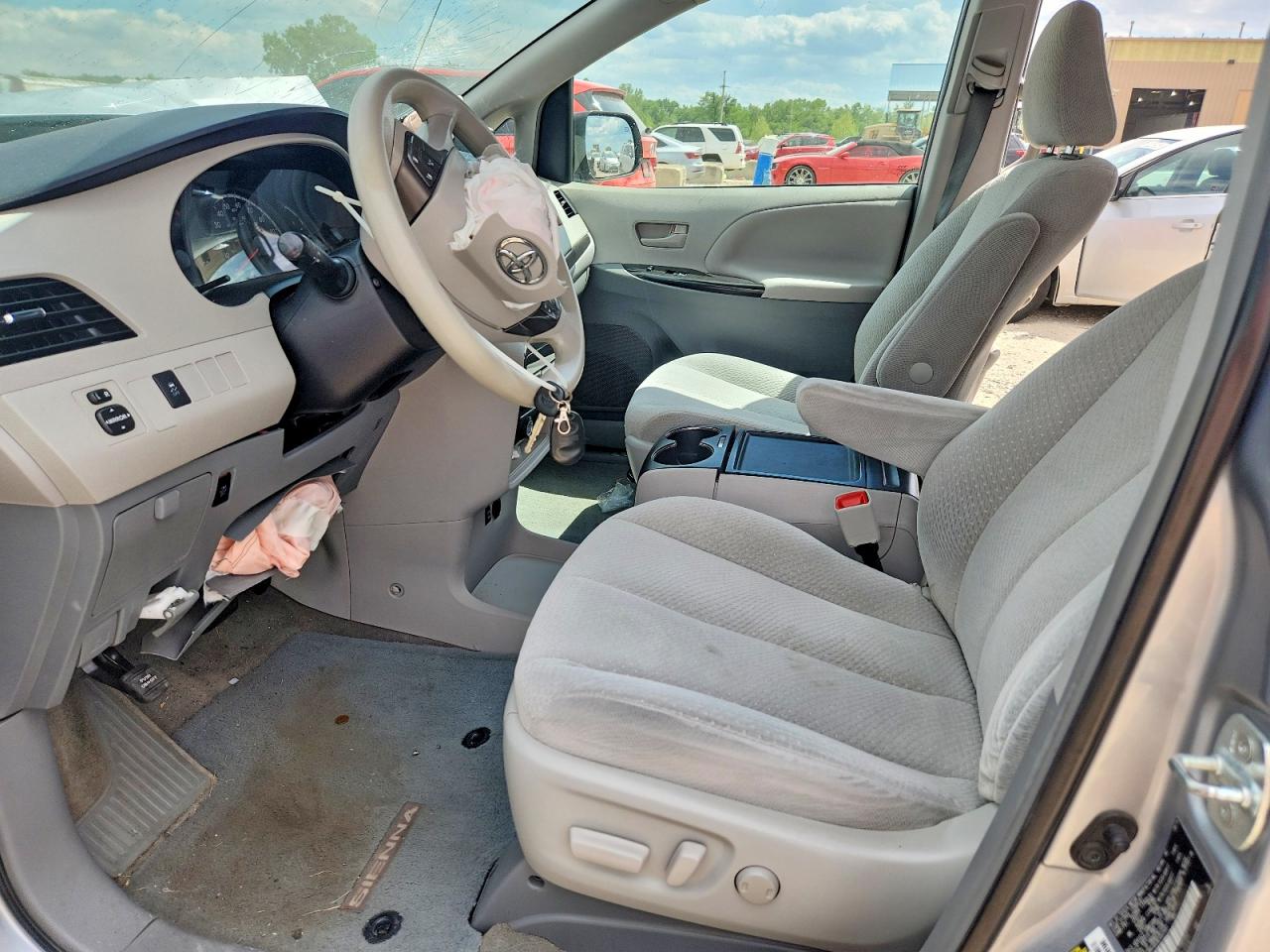 2014 Toyota Sienna Le Silver vin: 5TDKK3DC8ES522467
