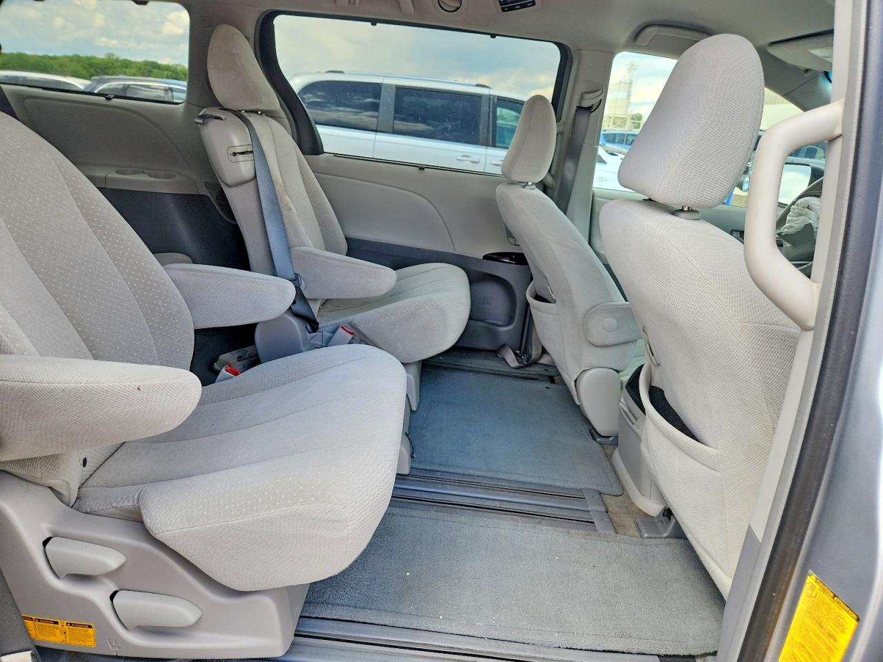 2014 Toyota Sienna Le Silver vin: 5TDKK3DC8ES522467