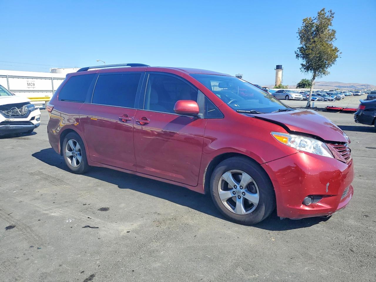 2015 Toyota Sienna Le Burgundy vin: 5TDKK3DC8FS535110